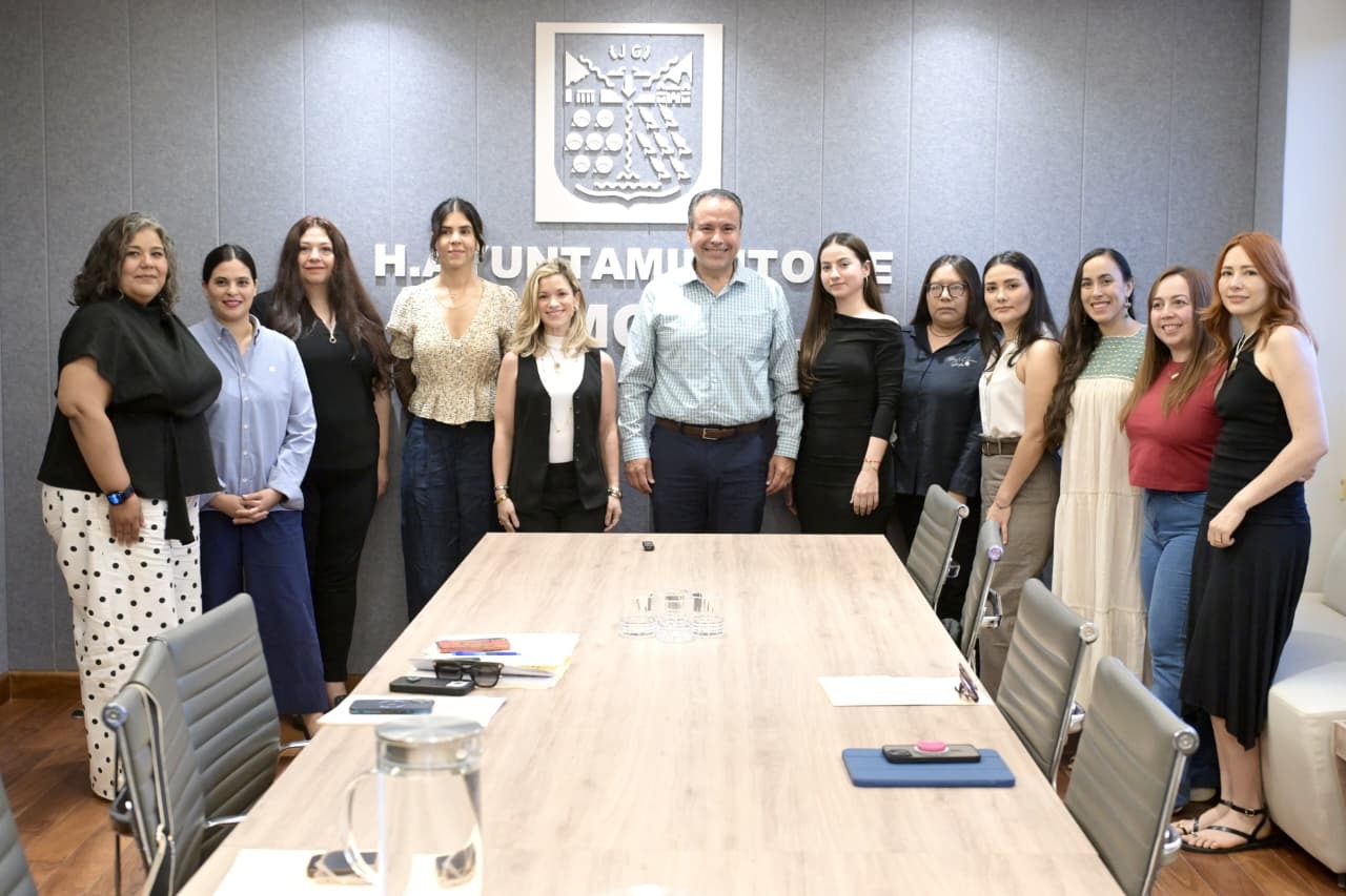 Con Creartística, Toño Astiazarán impulsa talento artístico femenino