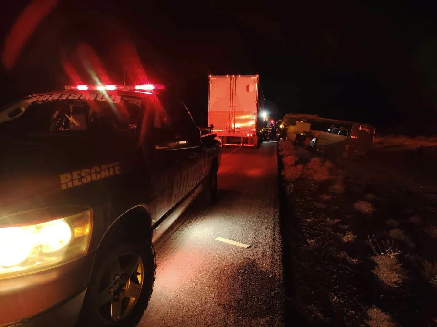 Conductor evita choque frontal y salva a pasajeros en accidente de autobús en Sonora
