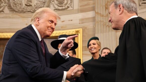 Corte Suprema autoriza a Donald Trump bloquear frontera a migrantes antes de que pidan asilo