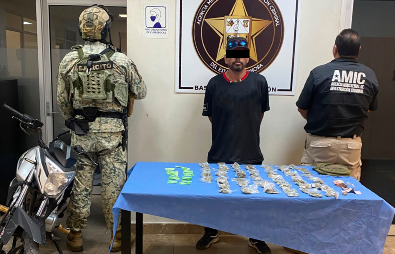 Detienen a presunto narcomenudista con droga y efectivo en Ciudad Obregón