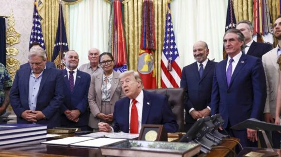 Donald Trump cancela ataques militares y anuncia acuerdo con Irán; prevé firma en Europa