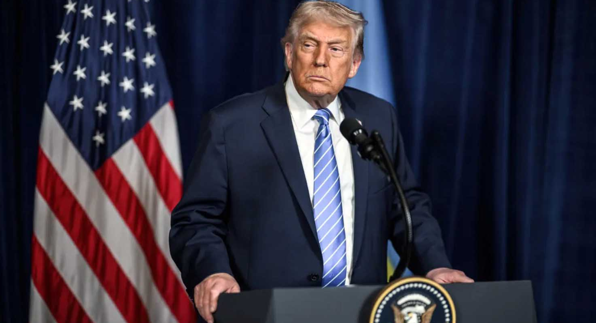 Donald Trump presume récord histórico de detenciones y expulsiones migratorias