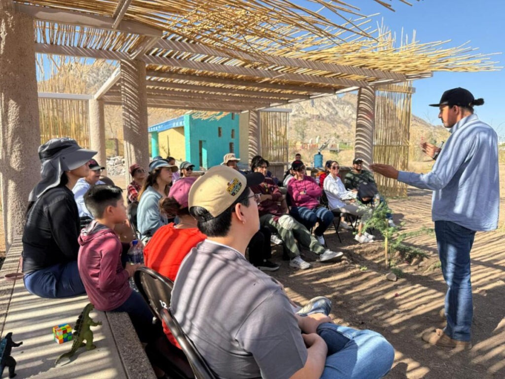 Durante la jornada se realizó además el taller 'Mi primera composta'. Asimismo, niñas y niños participaron en 'Pequeños Guardabosques', actividad en la que colorearon figuras de cartón.