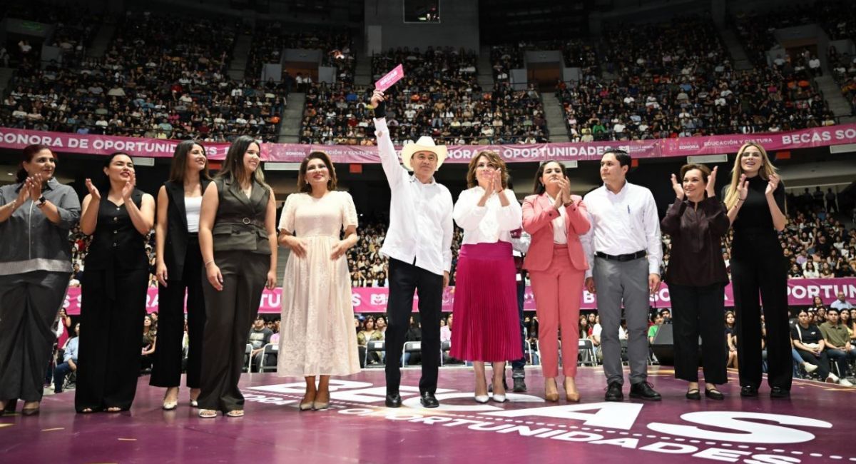 Entregan becas a más de 18 mil estudiantes de educación superior