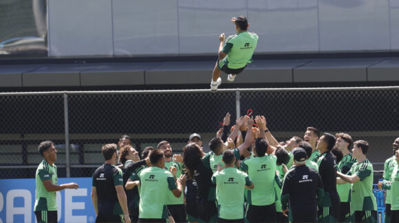 El Tri entrena con gran entusiasmo a la espera de su rival para los dieciseisavos de final del Mundial