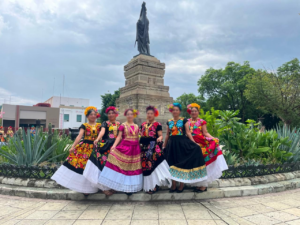 En el marco del 7mo Aniversario de la Guardia Nacional, en Oaxaca, integrantes de la institución participaron en una calenda