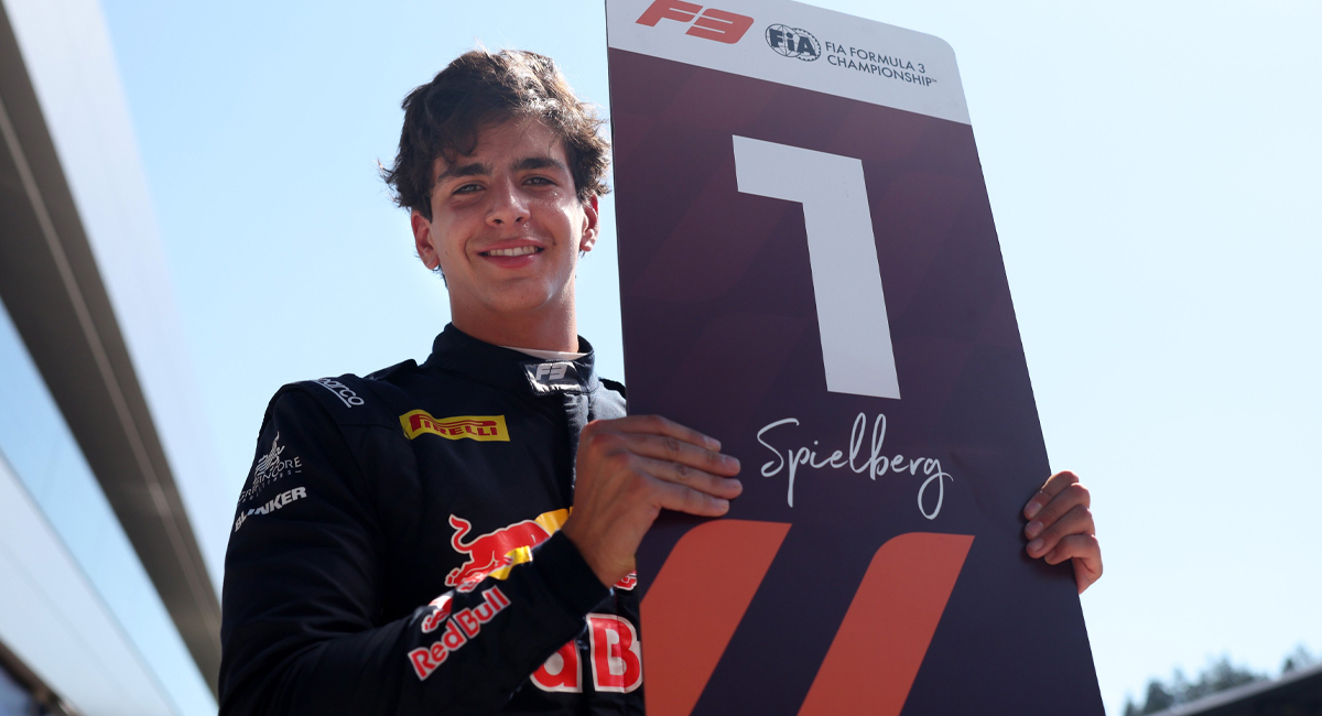 En su temporada de debut, Ernesto Rivera conquistó la sprint race de Austria para sumar su primer triunfo en la F3
