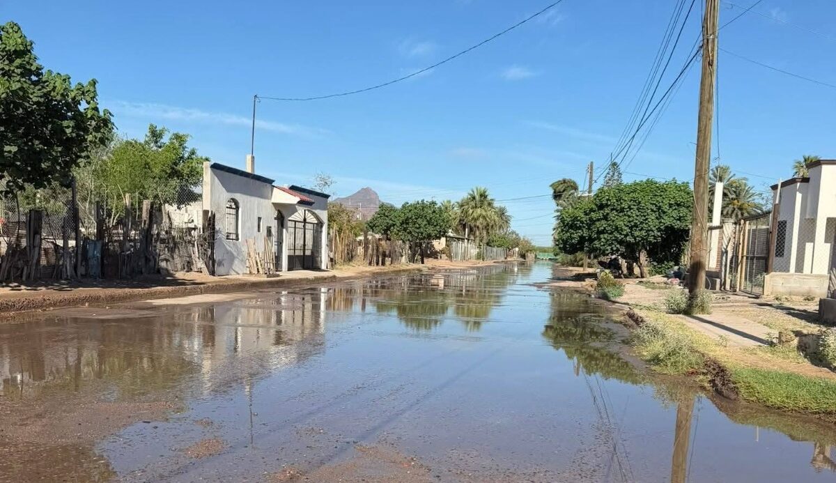 Empalme, fuga de agua, colonia Ronaldo Camacho