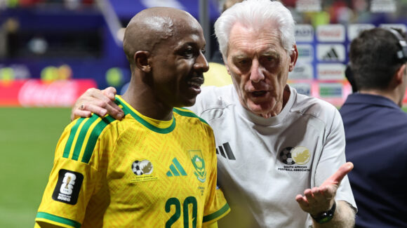 Director técnico de Sudáfrica rompe el silencio y habla de la eliminación de su equipo de la Copa Mundial