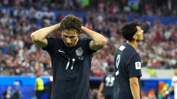 Llegan heridos a la siguiente ronda: Estados Unidos cae en el último minuto ante Turquía