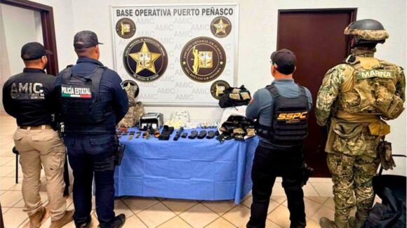 AMIC y SEMAR aseguran más de 800 dosis de droga tras cateo en casa de seguridad en Puerto Peñasco