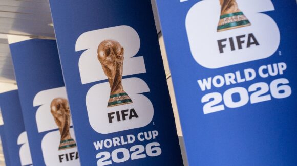 A unos días del Mundial, la FIFA cancela capacitación de voluntarios en el Zócalo de la CDMX