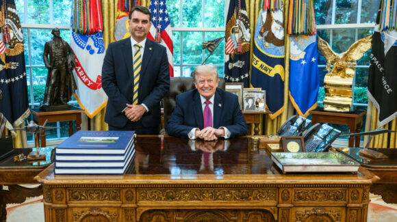 Flávio Bolsonaro acusa a Trump de aranceles contra Brasil por desconfianza en Lula
