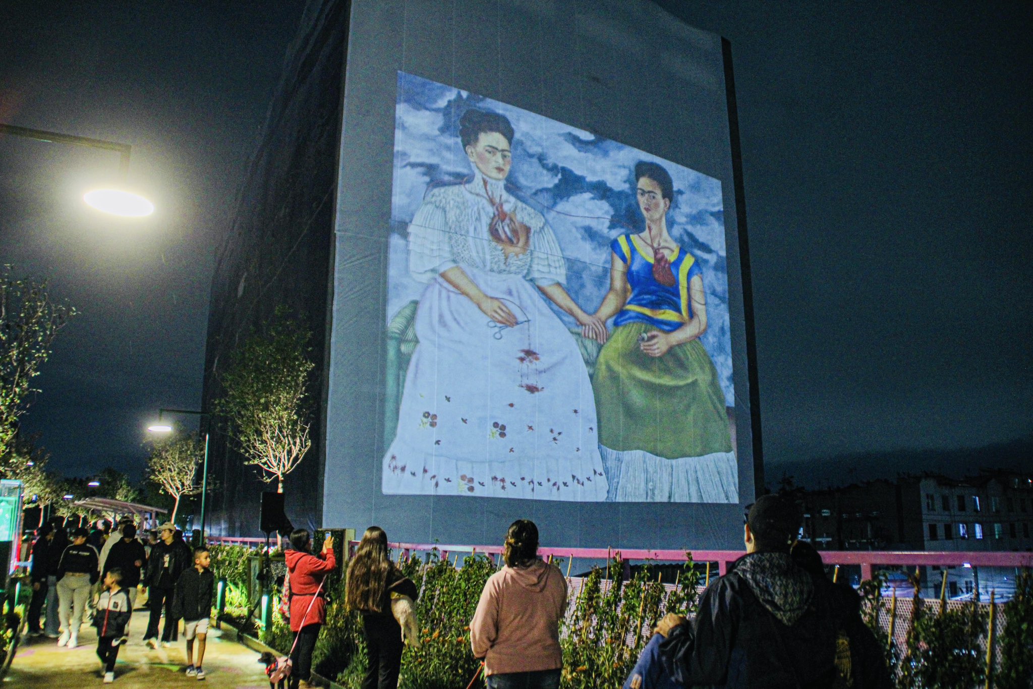 Exposición de Frida Kahlo llega al Jardín Flotante de Calzada de Tlalpan en la CDMX.
