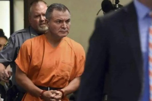 EU acumula 974,000 pruebas contra Genaro García Luna en caso de narcotráfico, reportan fiscales.