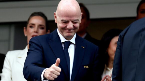 Gianni Infantino, presidente de la FIFA, visita a Irán tras debut en el Mundial 2026 y recibe reclamos por trato desigual