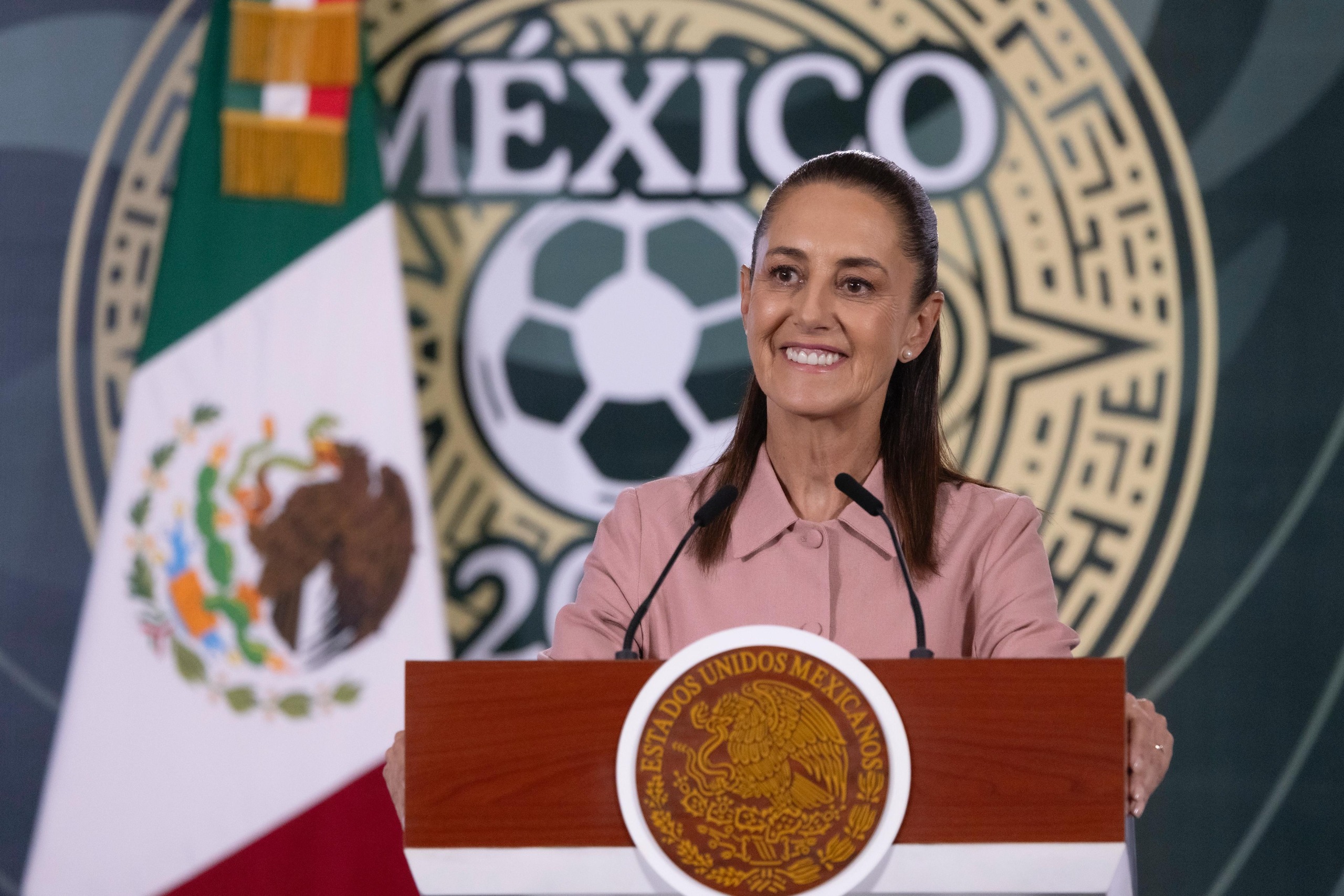Gobierno entrega boletos del Mundial 2026 a ganadores del Mundial Social Sheinbaum