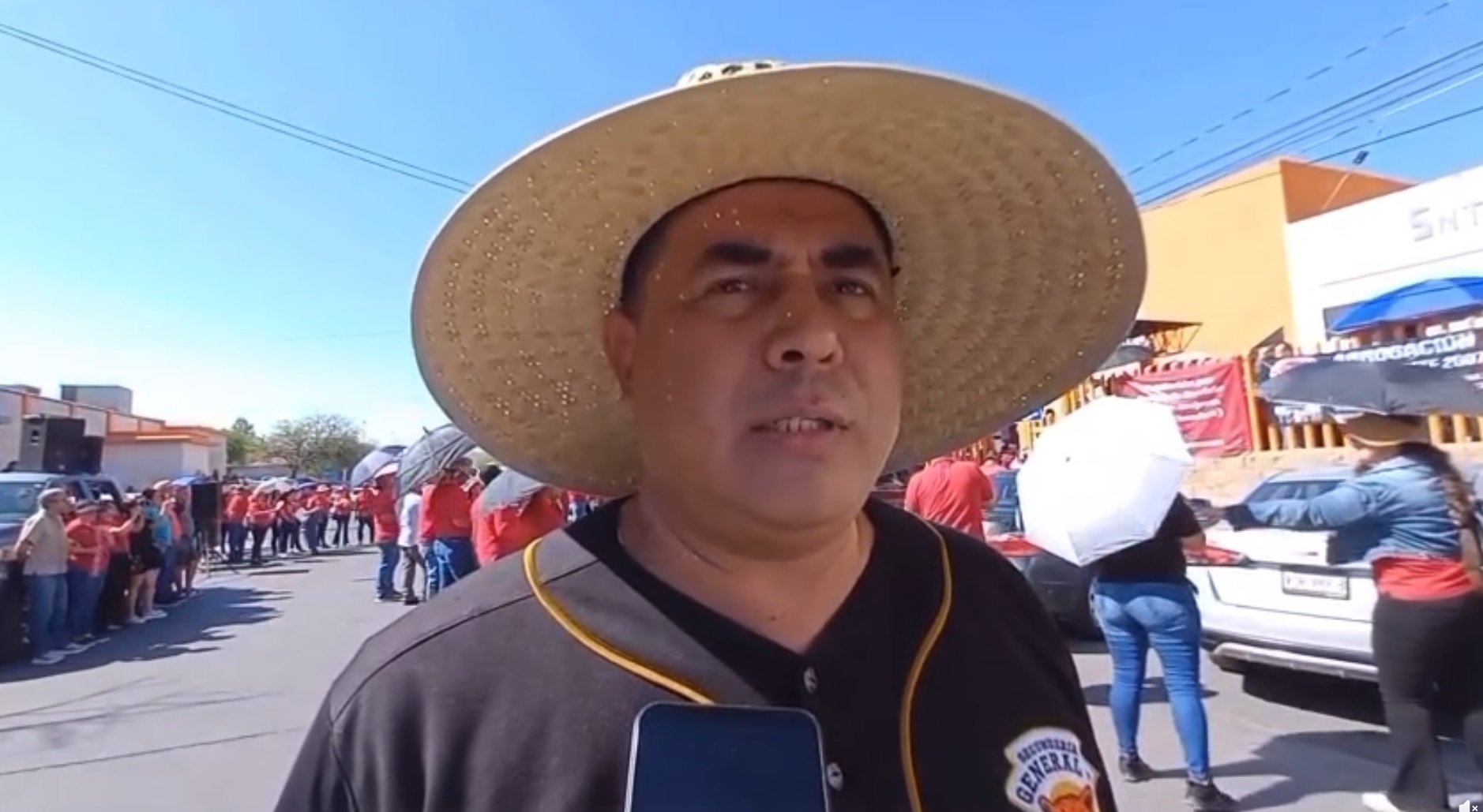 Integrantes de la CNTE se plantaron en la SEC para exigir acuerdos