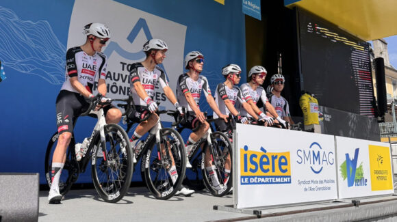 Isaac del Toro concluye la primera etapa del Tour Auvergne-Rhone-Alpes en la posición 12