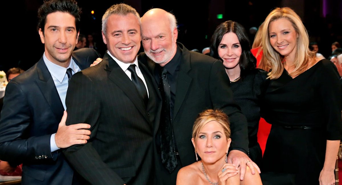 James Burrow, director de Friends, en reunión con el elenco por homenaje a su carrera