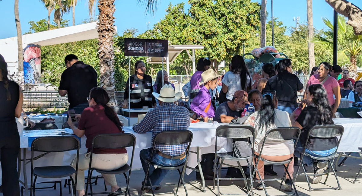 Feria de la Paz acerca trámites, salud y apoyos gratuitos a familias de Esperanza