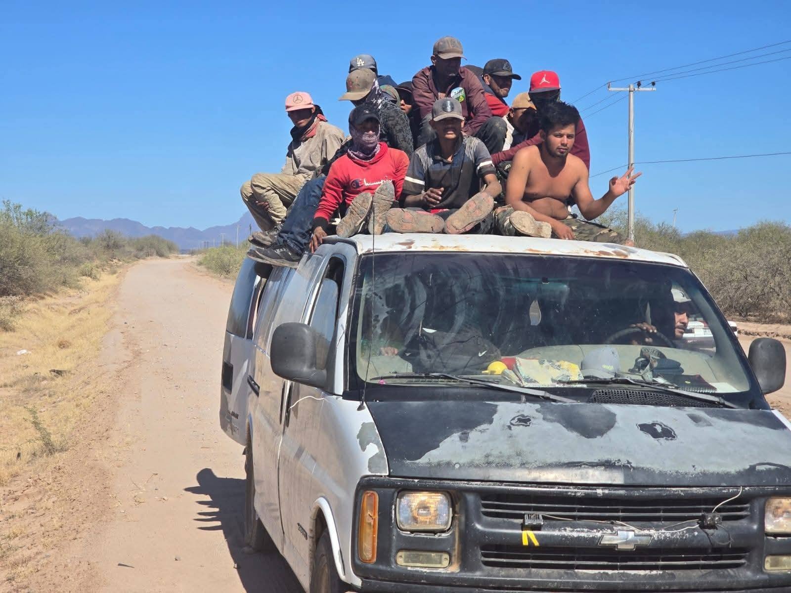 Jornaleros de Guaymas y Empalme viajan en condiciones de riesgo; urgen regular transporte agrícola
