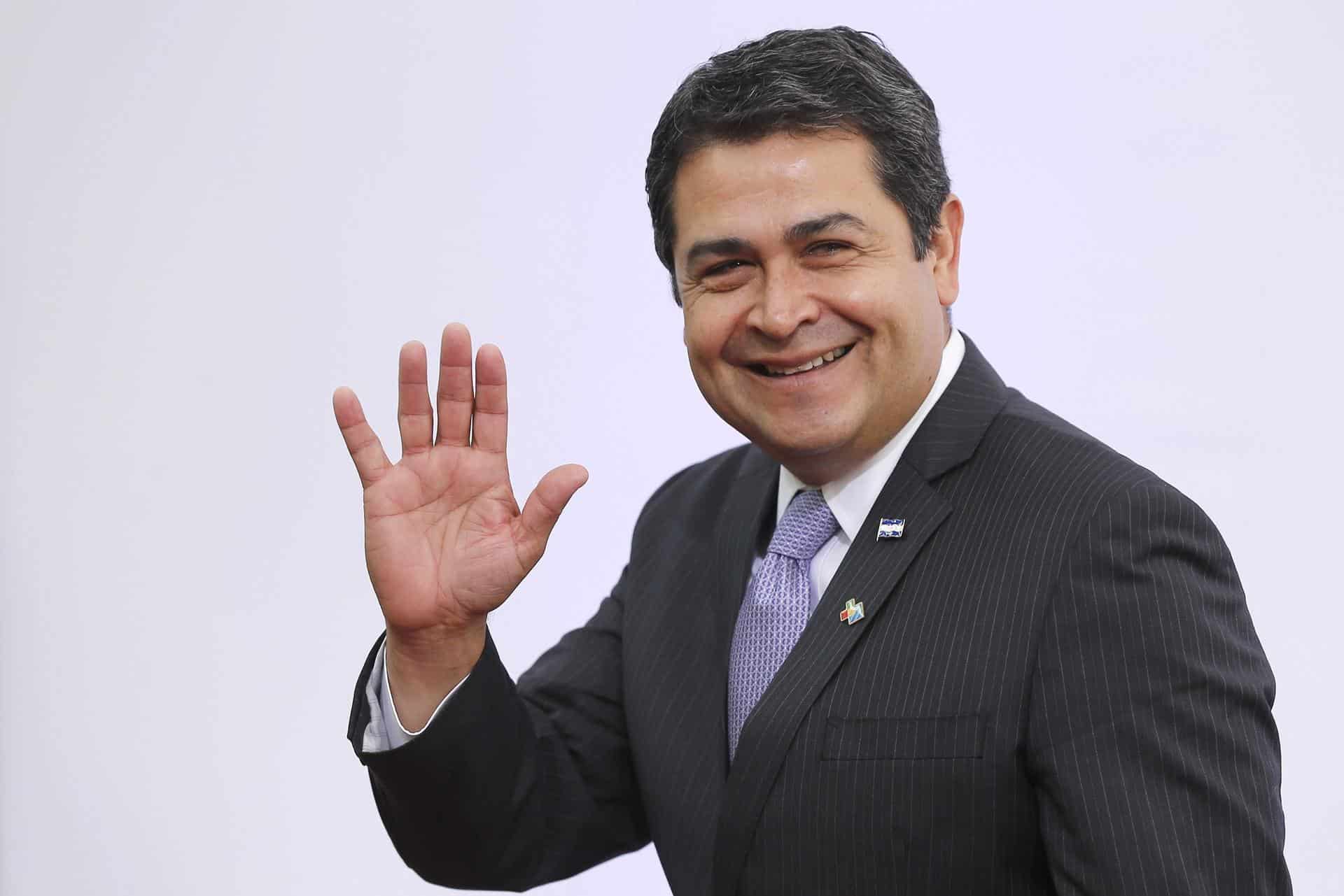 Petro señala a Juan Orlando Hernández con intentos de debilitar gobiernos