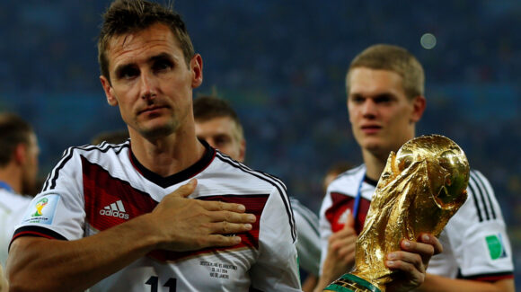 Miroslav Klose rompe el silencio y habla sobre el récord que le arrebató Messi en los Mundiales