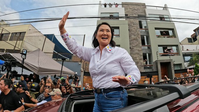 Perú cierra revisión de actas en elecciones presidenciales con ventaja de Keiko Fujimori.