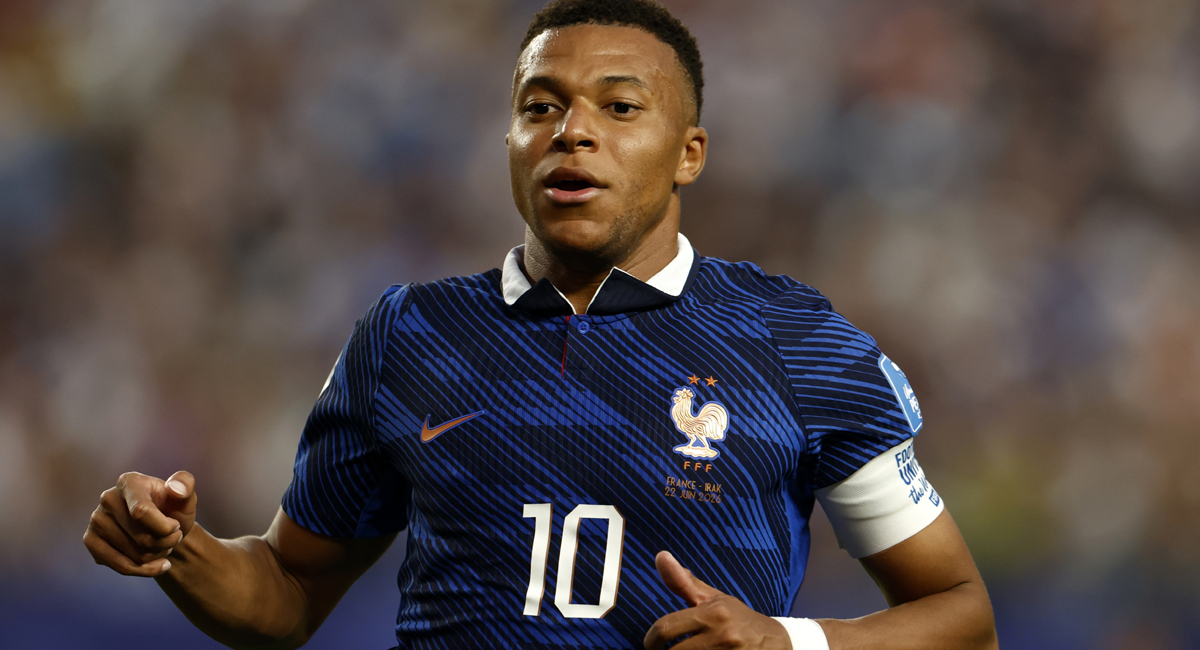 Kylian Mbappé va por Lionel Messi