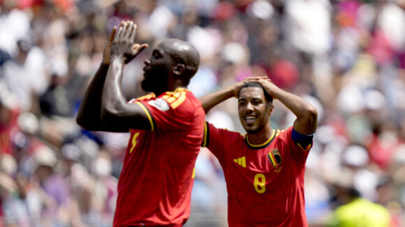 Bélgica sufre y apenas le alcanza para empatar ante Egipto en su debut mundialista