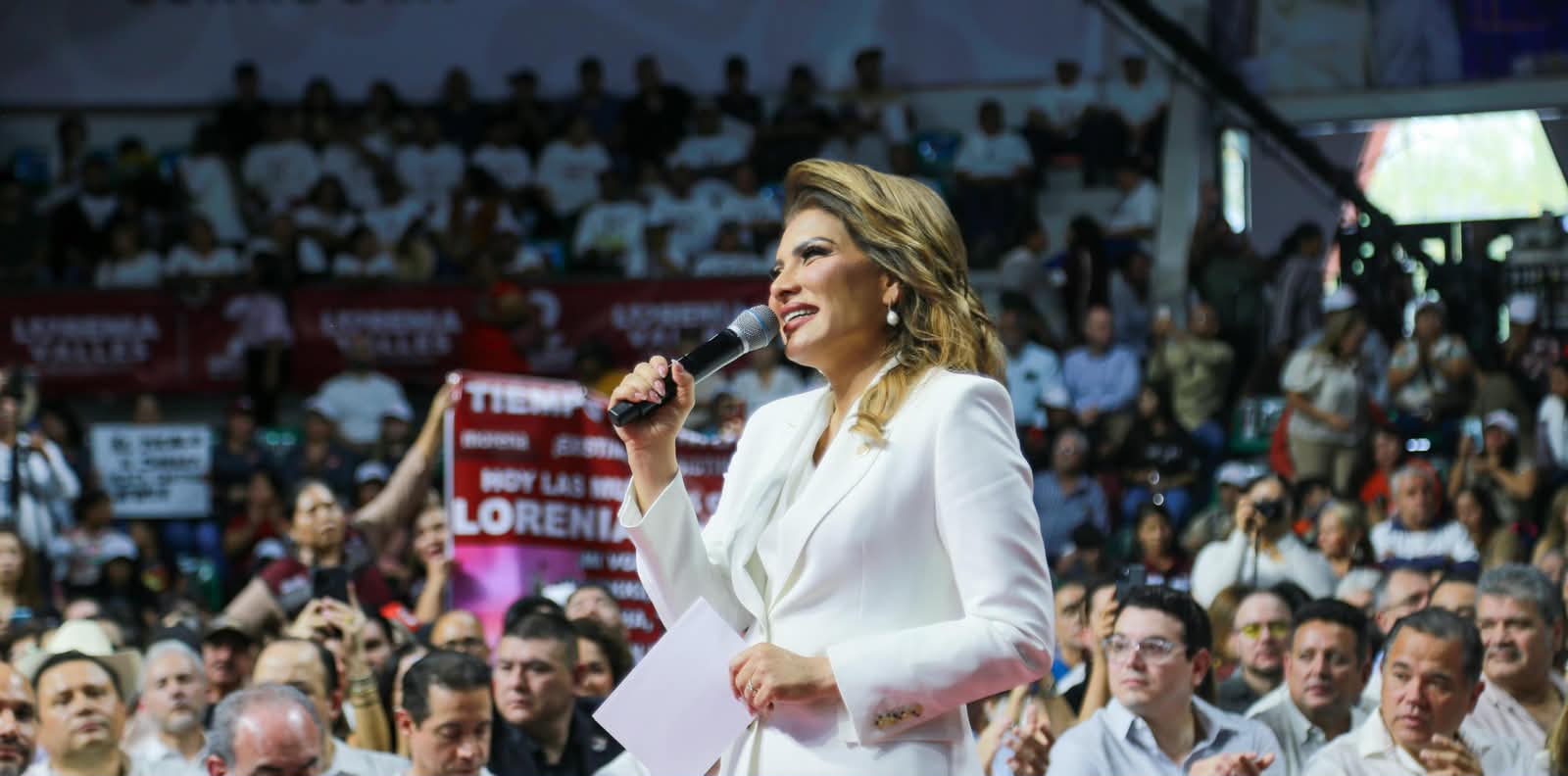 La senadora de Sonora, Lorenia Valles, rinde segundo informe legislativo