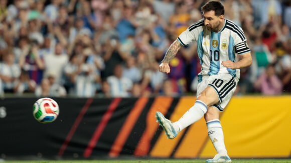Lionel Messi marca ante Islandia y consigue un nuevo récord con la Selección Argentina