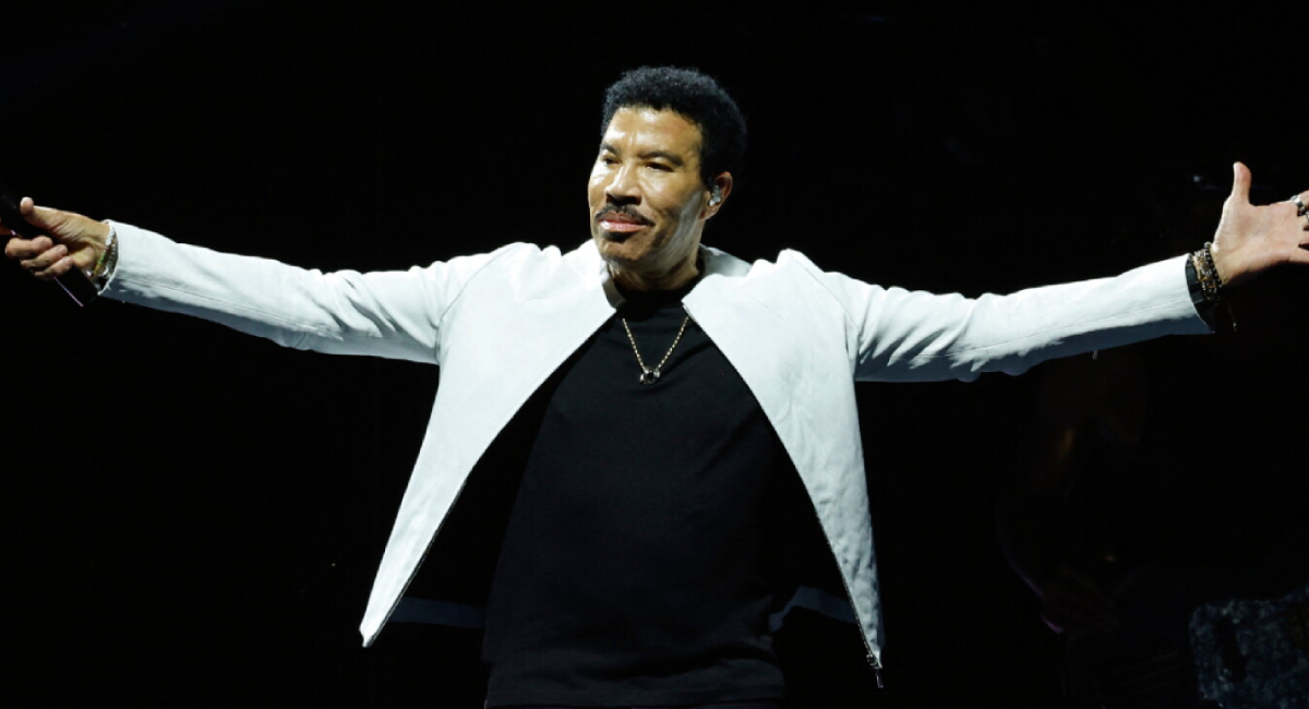 Lionel Richie cancela conciertos tras emergencia médica