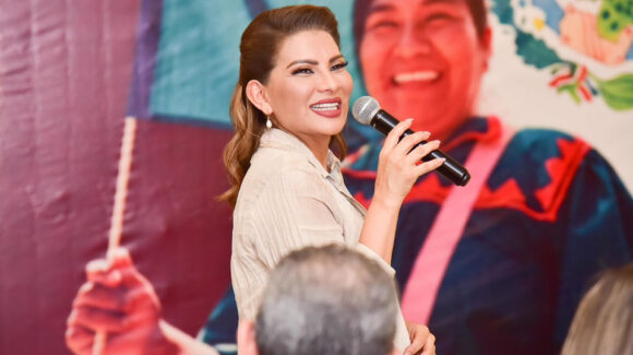 Lorenia Valles destaca beneficios de la 4T durante asamblea en San Luis Río Colorado