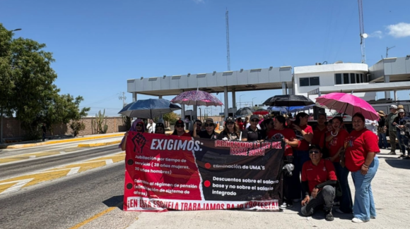 Maestros continúan con sus manifestaciones, ahora liberan las casetas de cobro en el Mayo