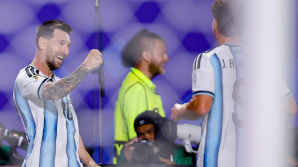 Lionel Messi agiganta su legado; comanda victoria de Argentina y es el máximo goleador histórico de los Mundiales