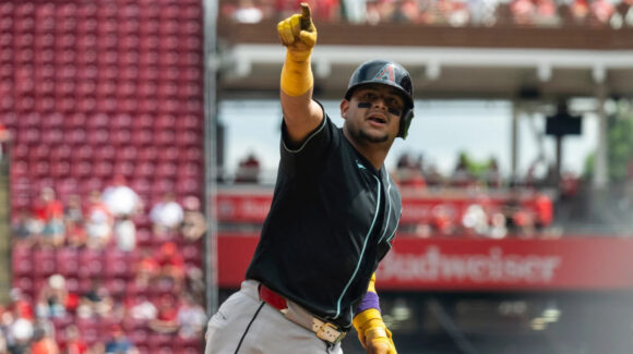 Los Diamondbacks se imponen a los Reds para darle a Lovullo su triunfo 700 como manager