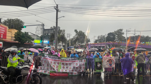 “Deben 135 mil vidas”: Madres buscadoras protestan en Calzada de Tlalpan previo al México vs Ecuador