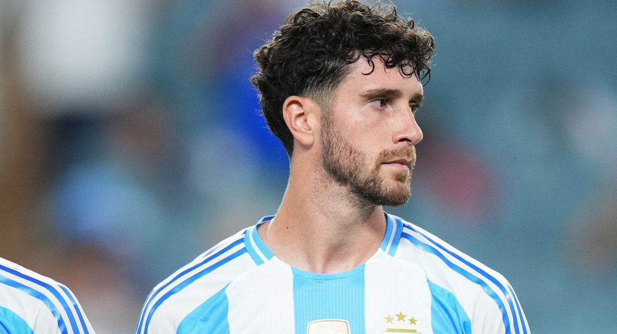 Marcos Senesi se unió a la Selección Argentina para el Mundial 2026 tras la baja de Leonardo Balerdi