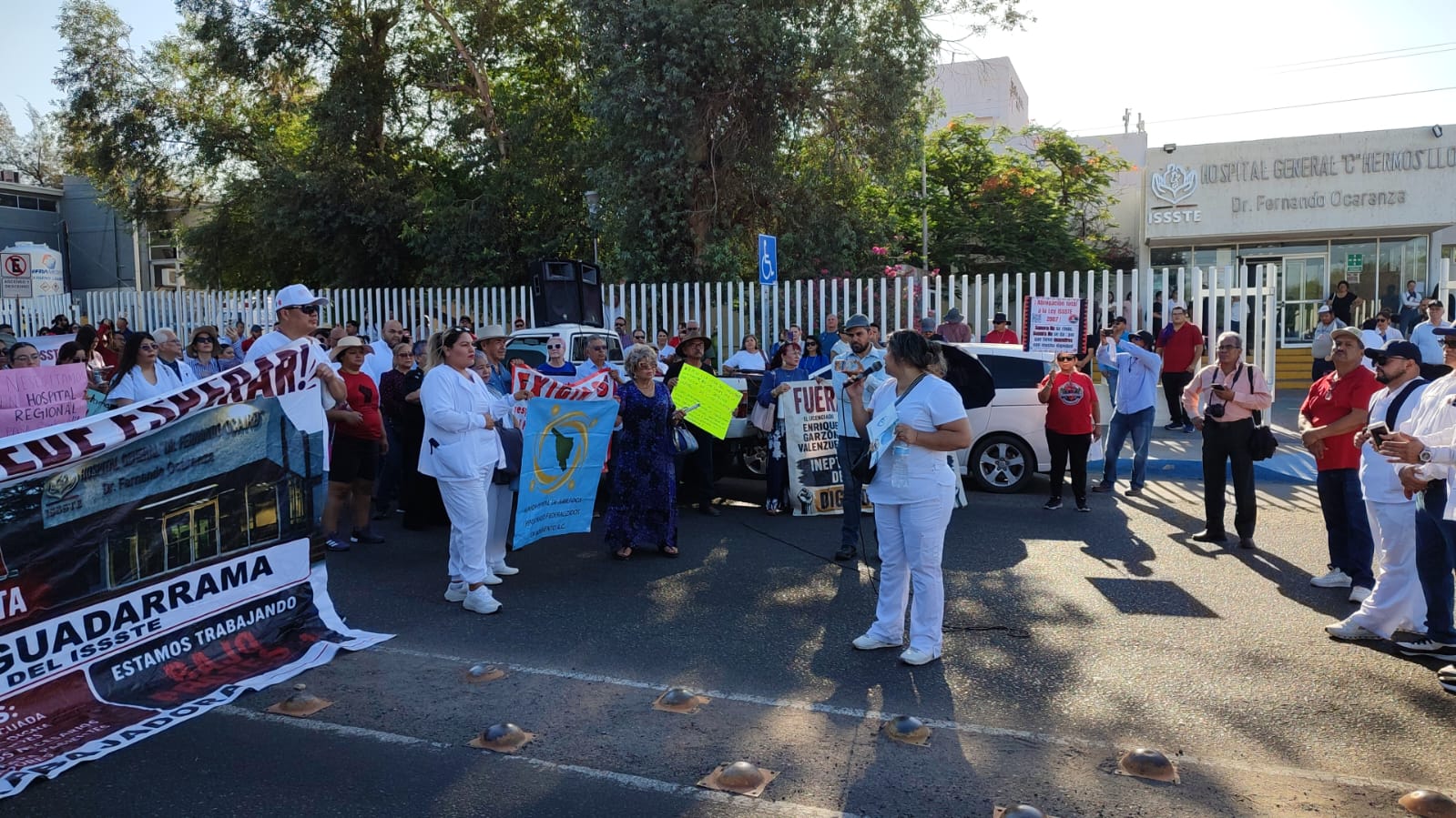 Médicos y enfermeros reclaman por el deterioro del hospital del Issste en Hermosillo