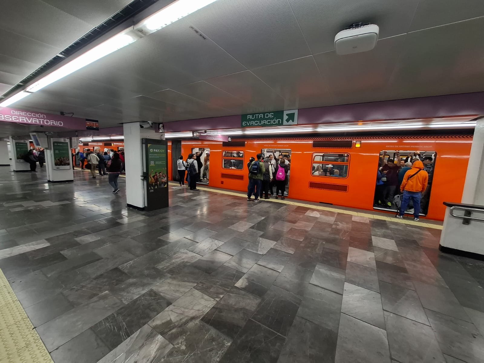 La STC Metro descarta daños tras sismo de magnitud 5.2 en la Ciudad de México.