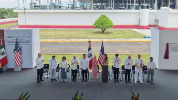 Inauguran en Chiapas planta para producir moscas estériles contra el gusano barrenador