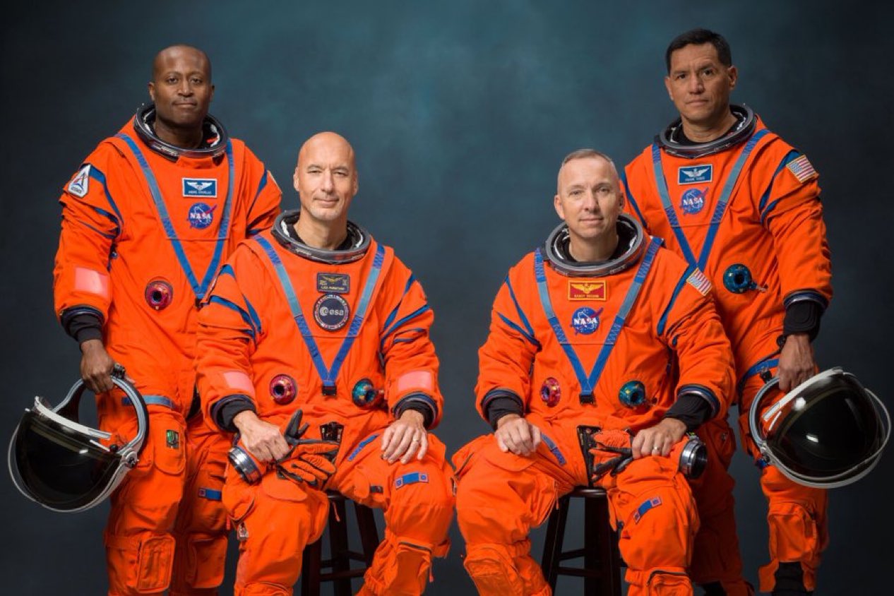 NASA anuncia astronautas para misión Artemis III rumbo a la Luna.