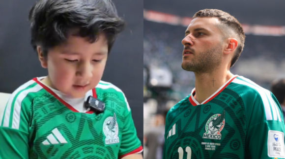 Niño viral del suéter navideño recibe regalo y mensaje de Santiago Giménez