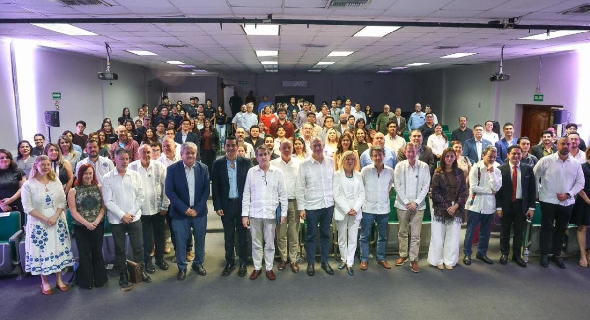 Realizan en Hermosillo conversatorio entre estudiantes y embajadores de la Unión Europea