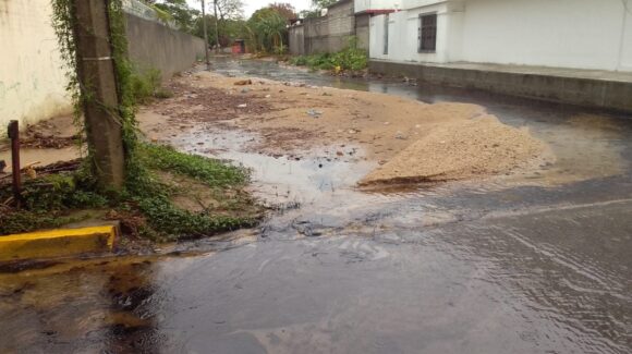 Pemex repara ducto tras derrame en Salina Cruz, Oaxaca que afectó 6 kilómetros