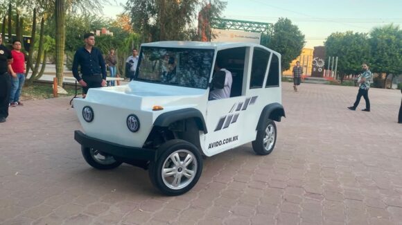Presentan estudiantes del ITH su prototipo de auto eléctrico, AVIDO