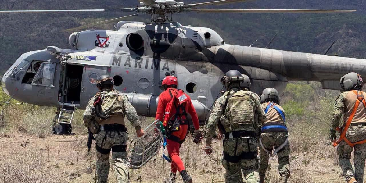 Tras días de incertidumbre, rescatan a brigadistas en la sierra de Álamos