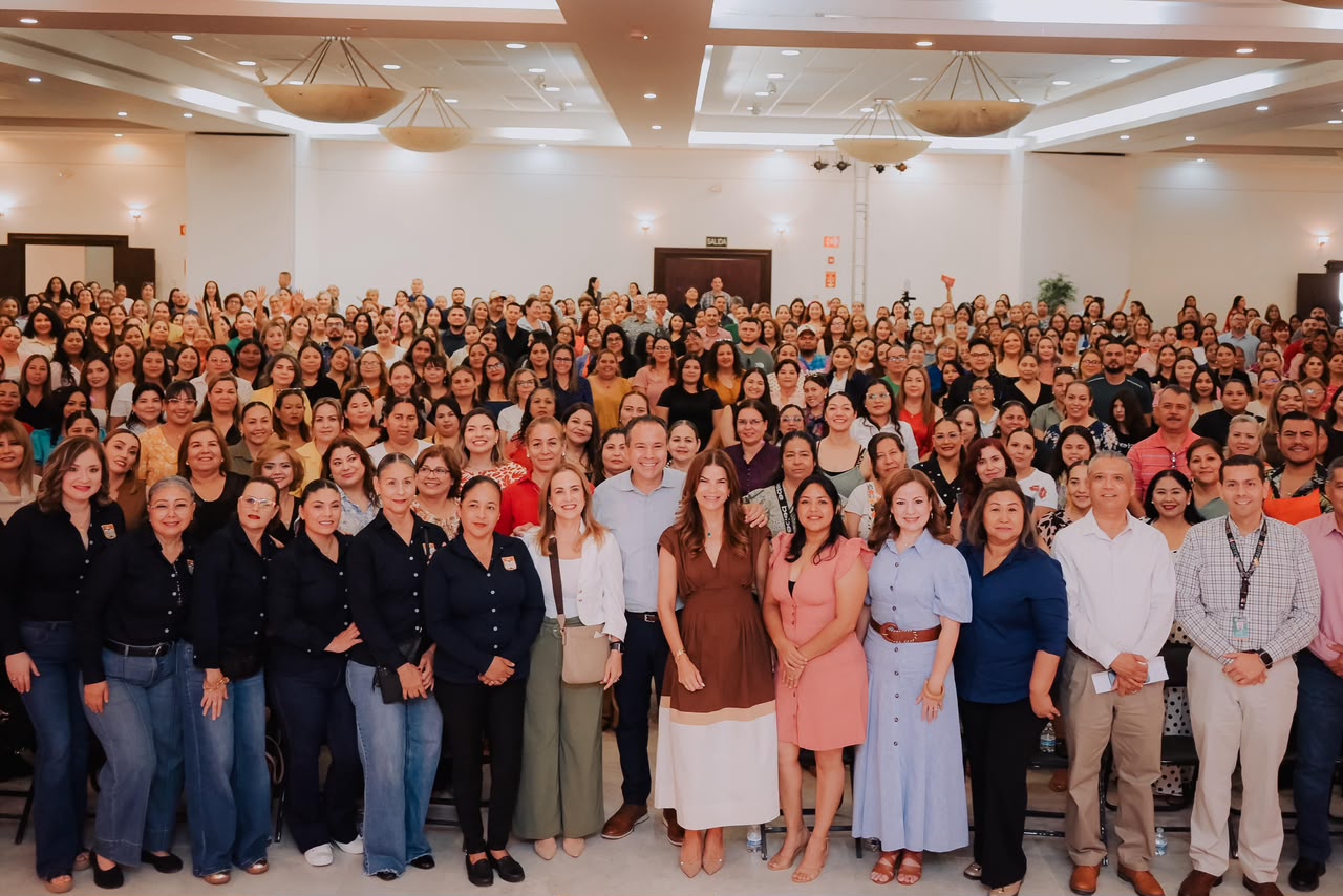 Reconoce 'Toño' Astiazarán a madres que participan en programa de desayunos escolares